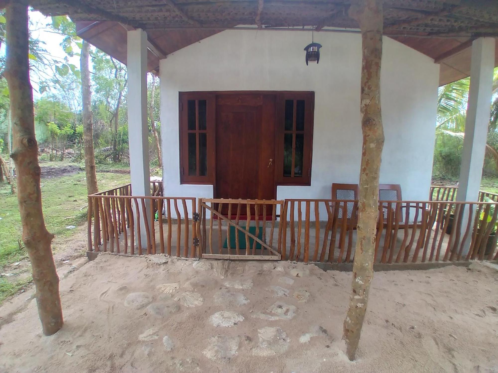 Soma Cabana, Homestay & Restaurant Tangalle Exterior foto
